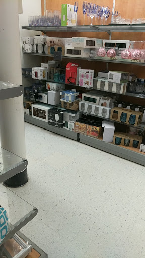 Department Store «T.J. Maxx», reviews and photos, 2711 S Rochester Rd, Rochester Hills, MI 48307, USA