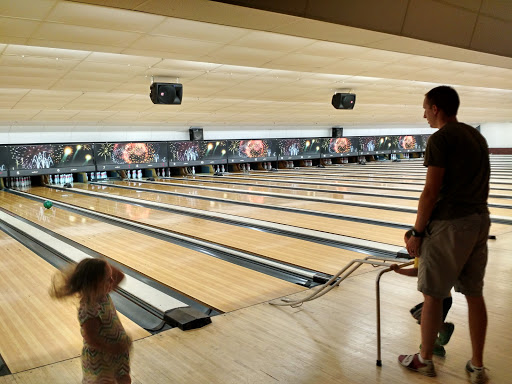 Bowling Alley «Cordova Lanes Bowling Center», reviews and photos, 2111 Airport Blvd, Pensacola, FL 32504, USA