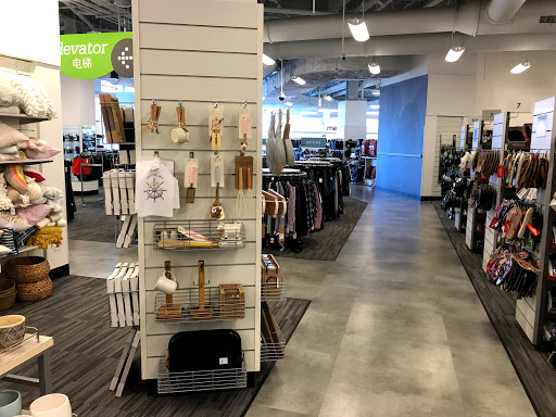 Department Store «Nordstrom Rack Skyview Center», reviews and photos, 4024 College Point Blvd, Flushing, NY 11354, USA