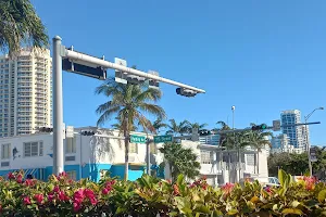 Harding Miami Beach Apartments image