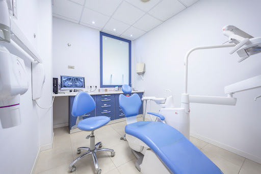 Clinica Dental Verdaguer - Implantes,  Ortodoncia Invisible,  Carillas,  Endodoncia y Rehabilitación en Sant Vicenç dels Horts, Barcelona