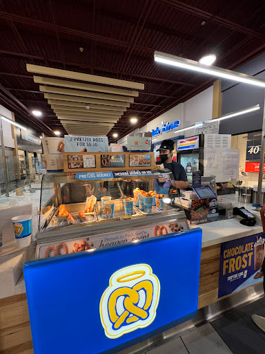 Shopping Mall «Las Vegas South Premium Outlets», reviews and photos, 7400 S Las Vegas Blvd, Las Vegas, NV 89123, USA