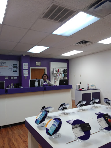 Cell Phone Store «MetroPCS Authorized Dealer», reviews and photos, 1201 W Airport Fwy, Euless, TX 76040, USA