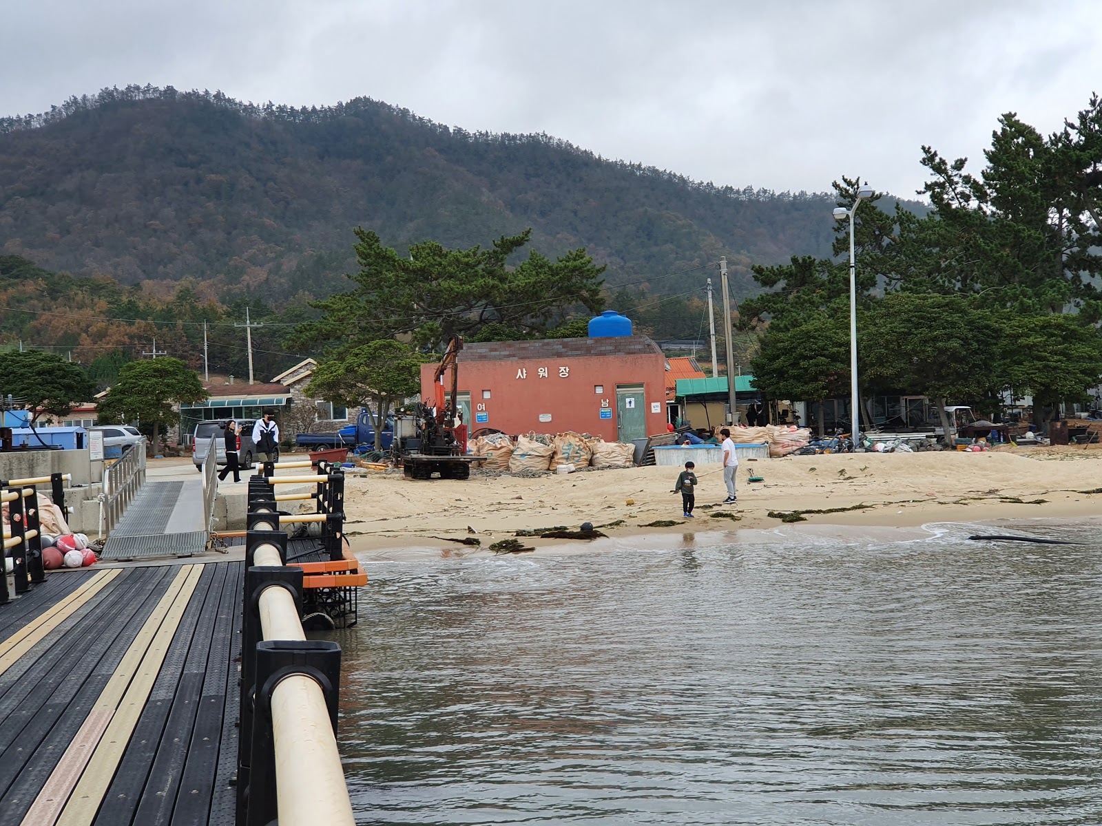 Sagumi Beach'in fotoğrafı - rahatlamayı sevenler arasında popüler bir yer