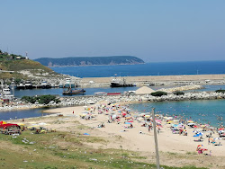 Kiyikoy beach II'in fotoğrafı dağlarla çevrili