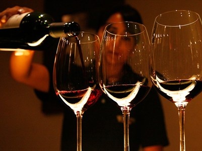 Wine Bar «Vintage Vino», reviews and photos, 14 E Dakin Ave, Kissimmee, FL 34741, USA