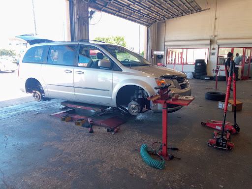 Tire Shop «Discount Tire Store - Tomball, TX», reviews and photos, 14239 Farm to Market 2920, Tomball, TX 77377, USA