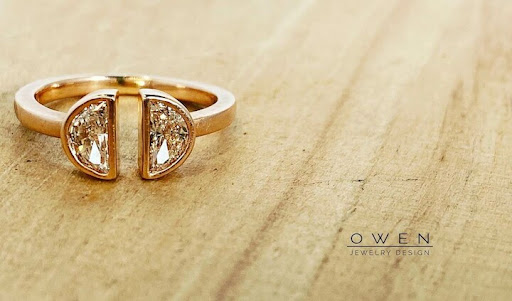 Jewelry Designer «Bruce Owen Jewelry Design», reviews and photos, 307 E 5th St, Des Moines, IA 50309, USA