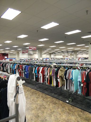Clothing Store «Burlington Coat Factory», reviews and photos, 4701 N Harlem Ave, Harwood Heights, IL 60706, USA