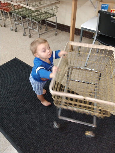 Dry Cleaner «Queens Dry Cleaners & Laundromats», reviews and photos, 1616 S Hastings Way, Eau Claire, WI 54701, USA