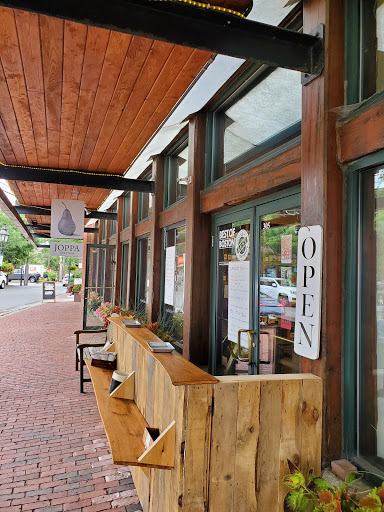 Shopping Mall «Tannery Shopping Center», reviews and photos, 50 Water St, Newburyport, MA 01950, USA