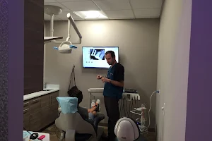 Lux Dental image