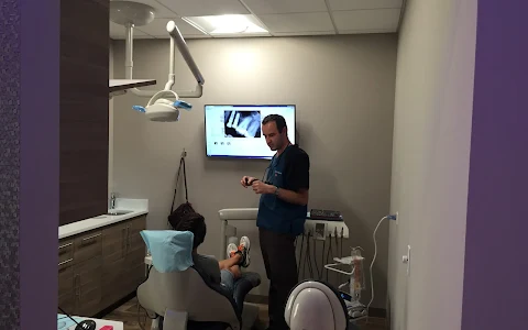 Lux Dental image