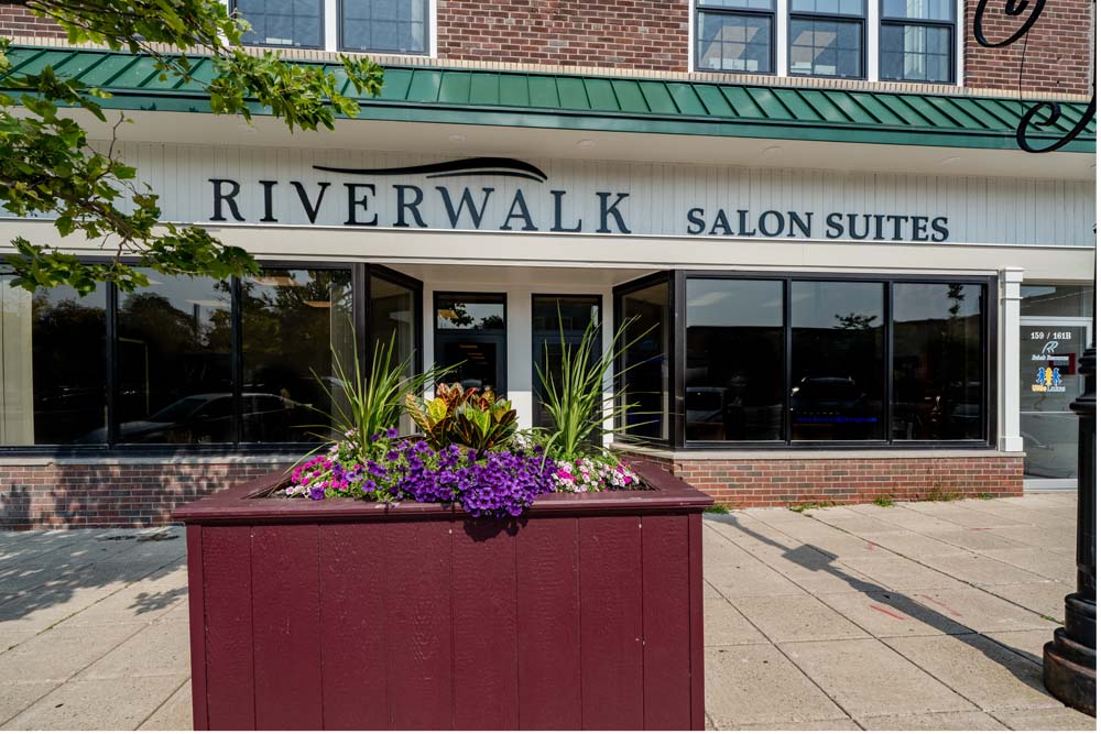 Riverwalk Salon Suites 13126