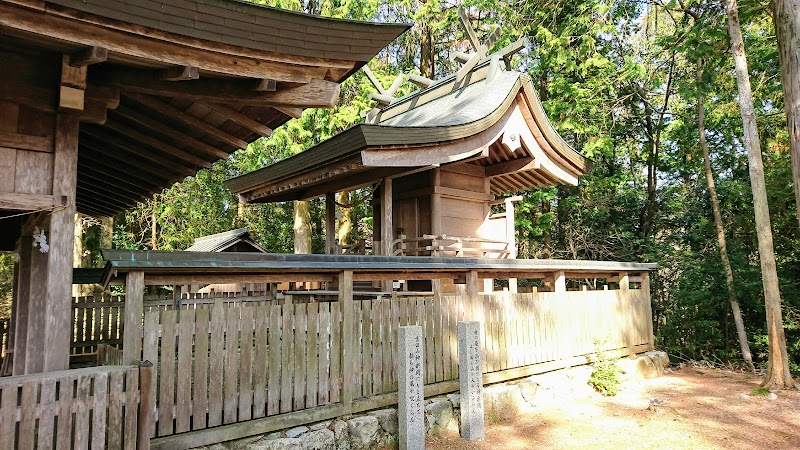 忠春神社