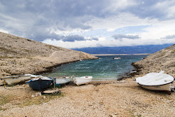 Uvala Ljaljkovaca'in fotoğrafı küçük bir koy ile birlikte