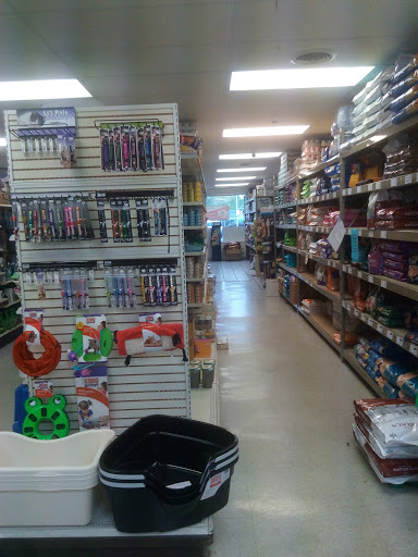 Animal Feed Store «Family Pet Food Center», reviews and photos, 1228 S Military Ave, Green Bay, WI 54304, USA