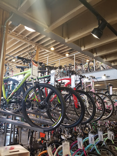 Bicycle Store «Madison & Davis Bicycle Shop», reviews and photos, 912 S 8th St, Quincy, IL 62301, USA