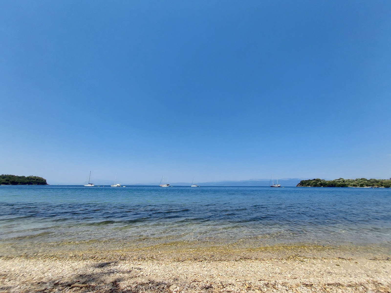 Foto von Rouga Bay, Paliampela und die siedlung