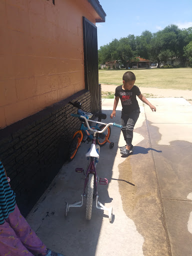 Park «Flores Park», reviews and photos, 803 W Southcross Blvd, San Antonio, TX 78211, USA