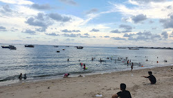 Photo de Tuy Phong Beach avec un rivage spacieux