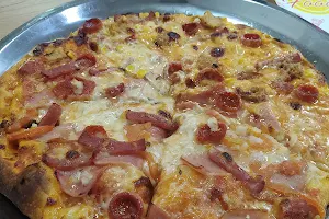 Mr Peperoni Pizza image