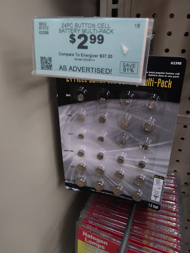 Hardware Store «Harbor Freight Tools», reviews and photos, 1019 N State College Blvd, Anaheim, CA 92806, USA