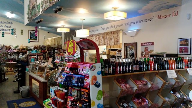 Mister Ed's Elephant Museum & Candy Emporium