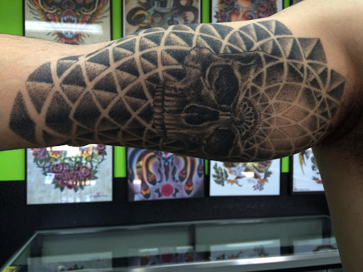 Tattoo Shop «Electric Voodoo Tattoo», reviews and photos, 34 Union Way # A, Vacaville, CA 95687, USA