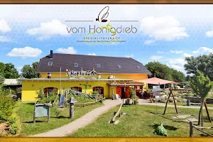 Landhotel Berufsimkerei & Hofladen "Zum Honigdieb" image