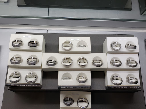 Jewelry Store «Diamond Exchange of Kingsport», reviews and photos, 1901 Fort Henry Dr, Kingsport, TN 37664, USA