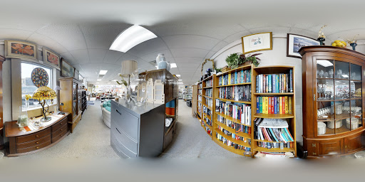 Auction House «RPN Sales & Auction House», reviews and photos, 4451 N Milwaukee Ave, Chicago, IL 60630, USA