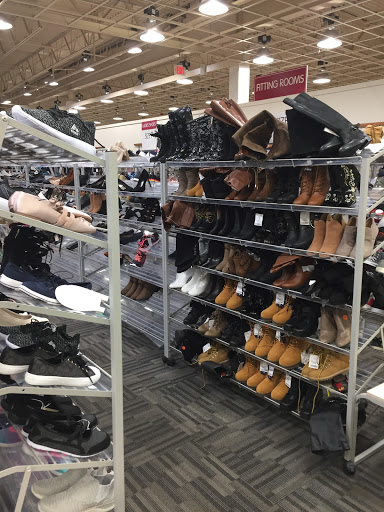 Clothing Store «Burlington Coat Factory», reviews and photos, 22331 Eureka Rd, Taylor, MI 48180, USA