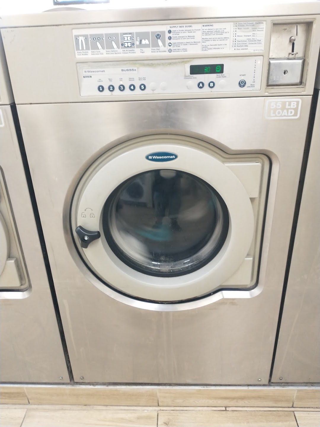 Crescent Laundromat in the city Brockton