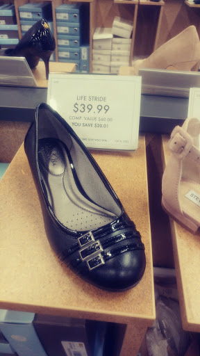 Shoe Store «DSW Designer Shoe Warehouse», reviews and photos, 3704 W Dublin Granville Rd, Columbus, OH 43235, USA