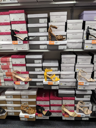 Shoe Store «Rack Room Shoes», reviews and photos, 18700 Limestone Commercial Dr, Pflugerville, TX 78660, USA