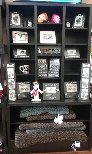 Pet Supply Store «Pet Valu», reviews and photos, 8928 Darrow Rd D101, Twinsburg, OH 44087, USA