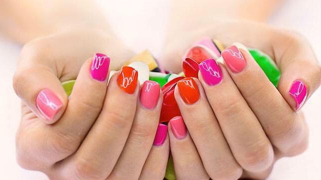 K Nails & Spa 55406
