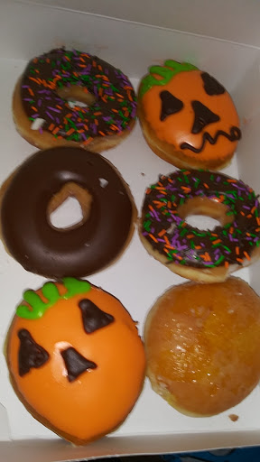 Donut Shop «Krispy Kreme», reviews and photos, 4198 Hacks Cross Rd, Memphis, TN 38125, USA