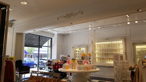 Clothing Store «F21 XXI», reviews and photos, 69 Chestnut St, Beavercreek, OH 45440, USA