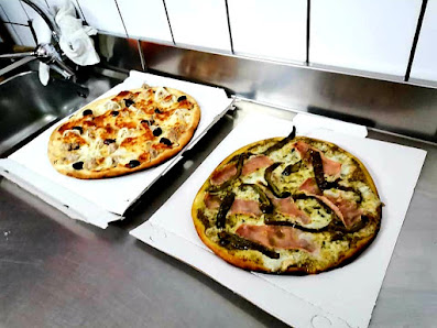 Pizzeria all'Angolo di Scaravilla Ignazio Via Pietro Mascagni, 1, 95040 Raddusa CT, Italia