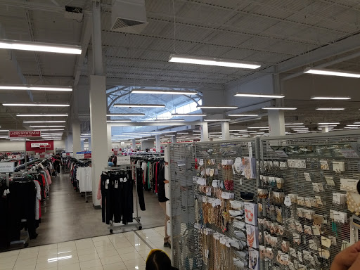 Clothing Store «Burlington Coat Factory», reviews and photos, 989 US-1, North Brunswick Township, NJ 08902, USA