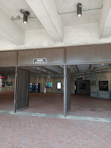 Shipping and Mailing Service «UPS Customer Center», reviews and photos, 5601 Eisenhower Ave, Alexandria, VA 22304, USA