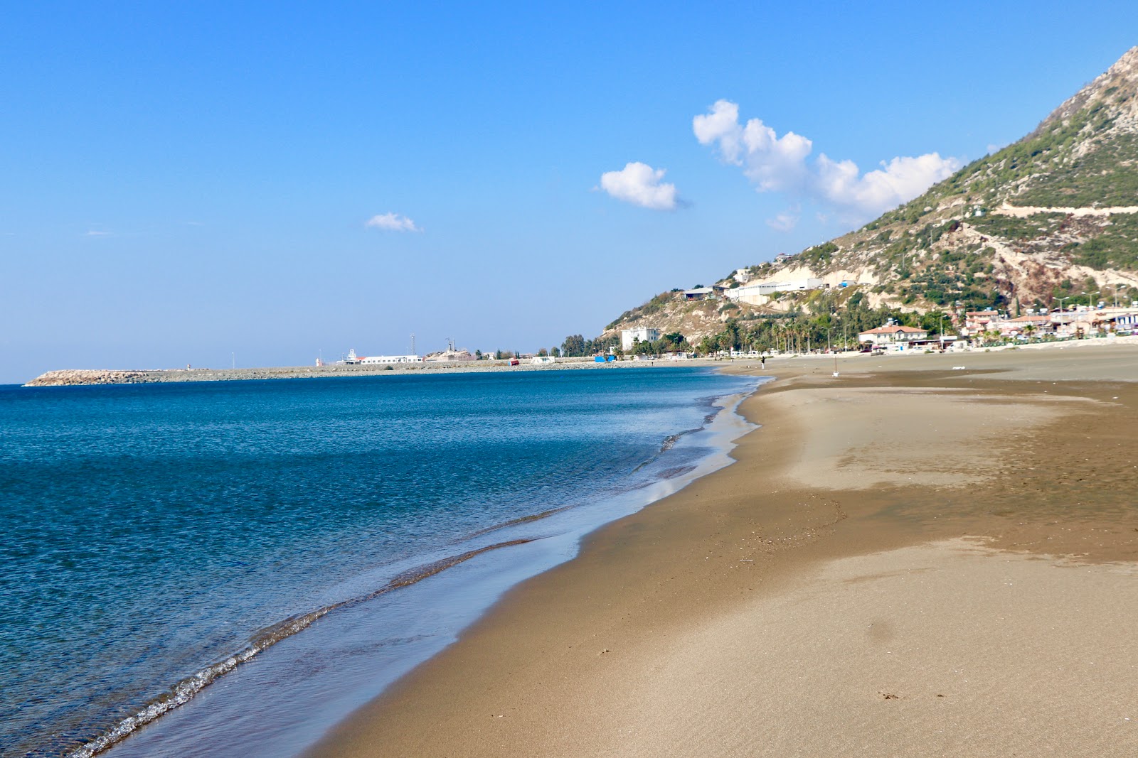 Foto von Cevlik beach III mit beiger sand Oberfläche