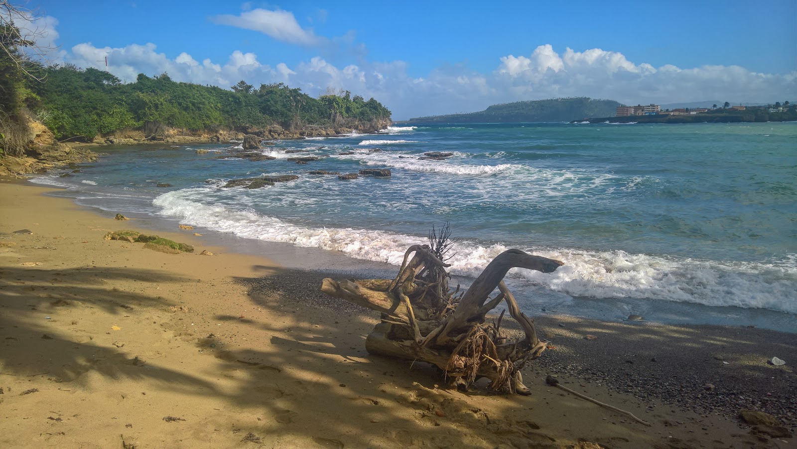 Photo de Playa Bahia Baracoa avec moyenne baie