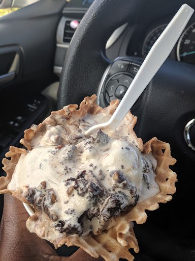 Ice Cream Shop «Cold Stone Creamery», reviews and photos, 7702B-B Richmond Hwy, Alexandria, VA 22306, USA