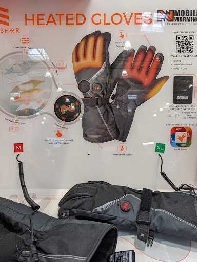 Shopping Mall «Argyle Square Shopping Center», reviews and photos, 8315 SW Jack Burns Blvd, Wilsonville, OR 97070, USA