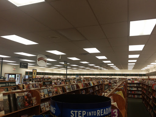 Book World, 15528 Edgewood Dr N, Brainerd, MN 56401, USA, 