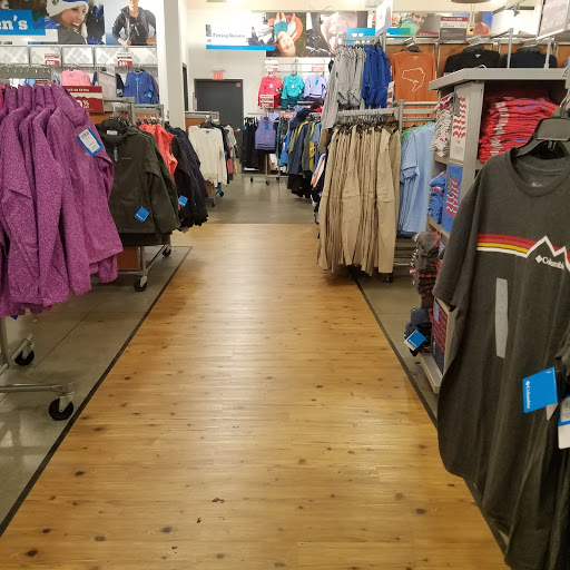 Sportswear Store «Columbia Sportswear Outlet Store», reviews and photos, 5885 Gulf Fwy #301, Texas City, TX 77591, USA