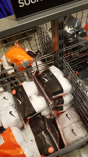 Clothing Store «Nike Factory Store», reviews and photos, 4101 S Carrollton Ave, New Orleans, LA 70119, USA